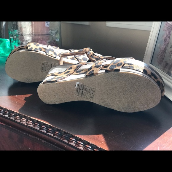 Cheetah print wedge sandals - Picture 2 of 3